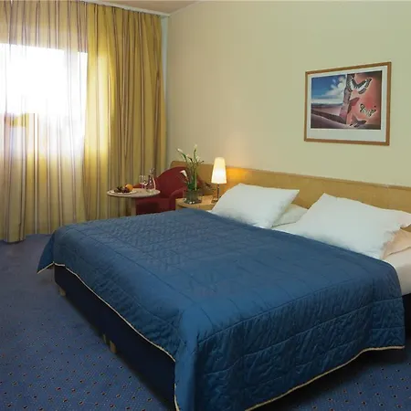 Austria Trend Europa Otel 4*
